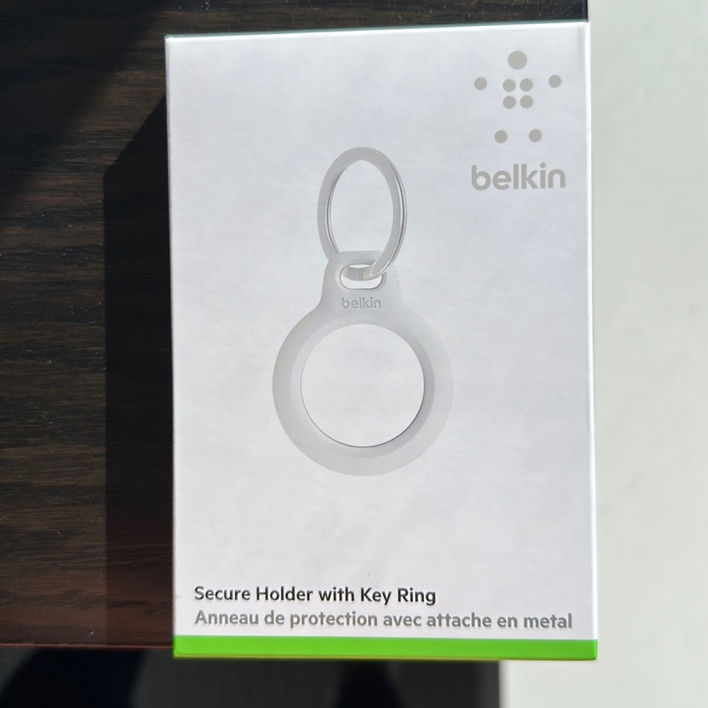 Belkin Secure Holder with Key Ring for AirTag, White - BRAND NEW IN BOX